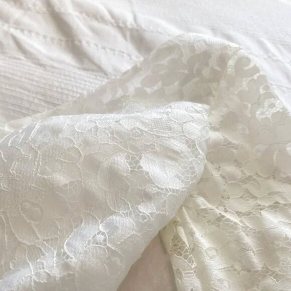 BRIDAL WHITE LACE LONG SLEEVE BACKLESS V-NECKLINE TRAINED WEDDING GOWN DRESS - Picture 9 of 9